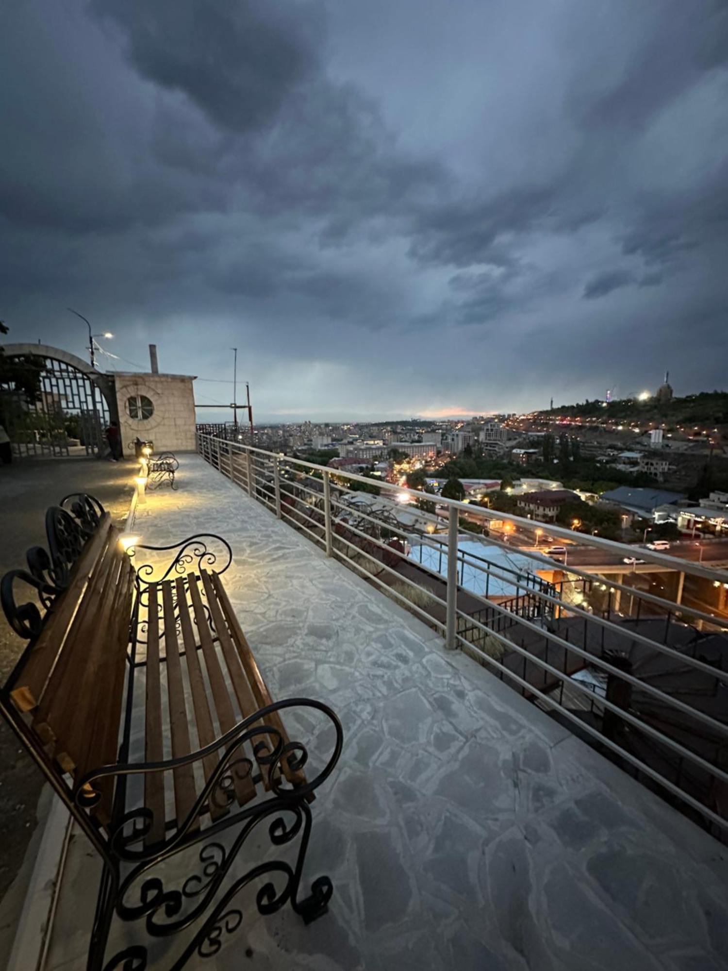 The Hill Guest House Yerevan Exterior photo