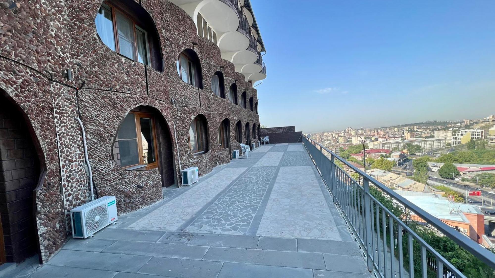 The Hill Guest House Yerevan Exterior photo